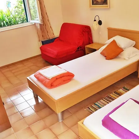 Krilo Jesenice 15145a * Jesenice (Split-Dalmatia)